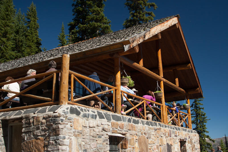 Schronisko Teahouse pod wzniesieniem Beehive (fot. Beata Muchowska) Schronisko Teahouse pod wzniesieniem Beehive (fot. Beata Muchowska)