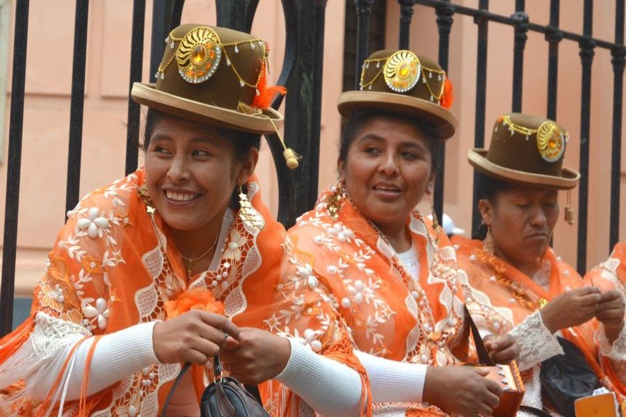 Indianki Ajmara na ulicach Limy (fot. Marta Podleśna-Nowak)