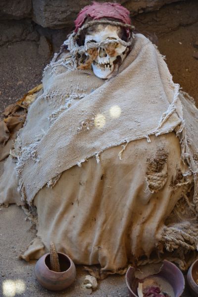 Mumie na cmentarzu Chauchilla (fot. Marta Podleśna-Nowak) Mumie na cmentarzu Chauchilla (fot. Marta Podleśna-Nowak)