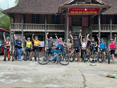 Nasza grupa rowerowa (fot. Renata Bartoszek i Grzegorz Brodecki)