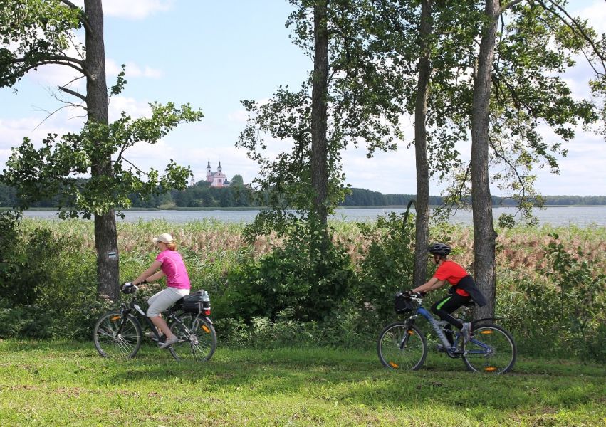 Wokół Jeziora Wigry (fot. Rafał Bartosz) Wokół Jeziora Wigry (fot. Rafał Bartosz)