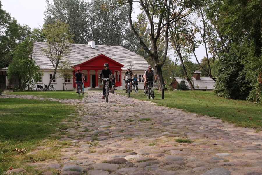 Dwór w Krasnogrudzie (fot. Rafał Bartosz) Dwór w Krasnogrudzie (fot. Rafał Bartosz)