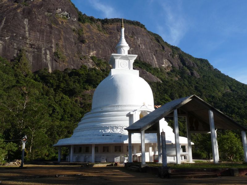 Dagoba na zejściu ze Szczytu Adama (fot. Darek Dąbrowski)