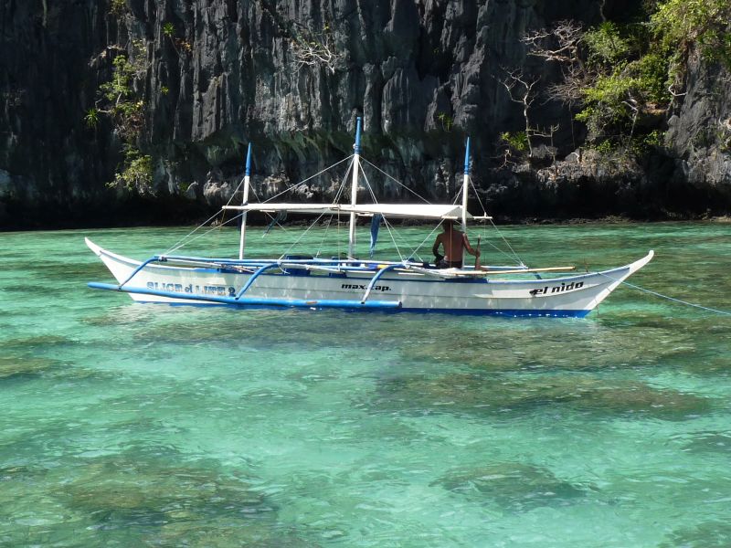 Podczas rejsu w okolicy El Nido (fot. Darek Dąbrowski) Podczas rejsu w okolicy El Nido (fot. Darek Dąbrowski)