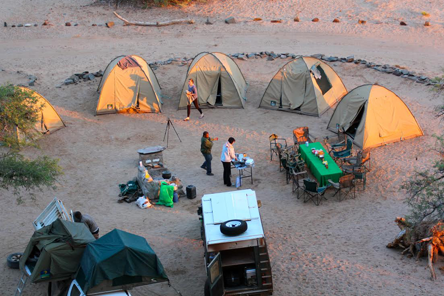 Obozowisko podczas safari w Namibii