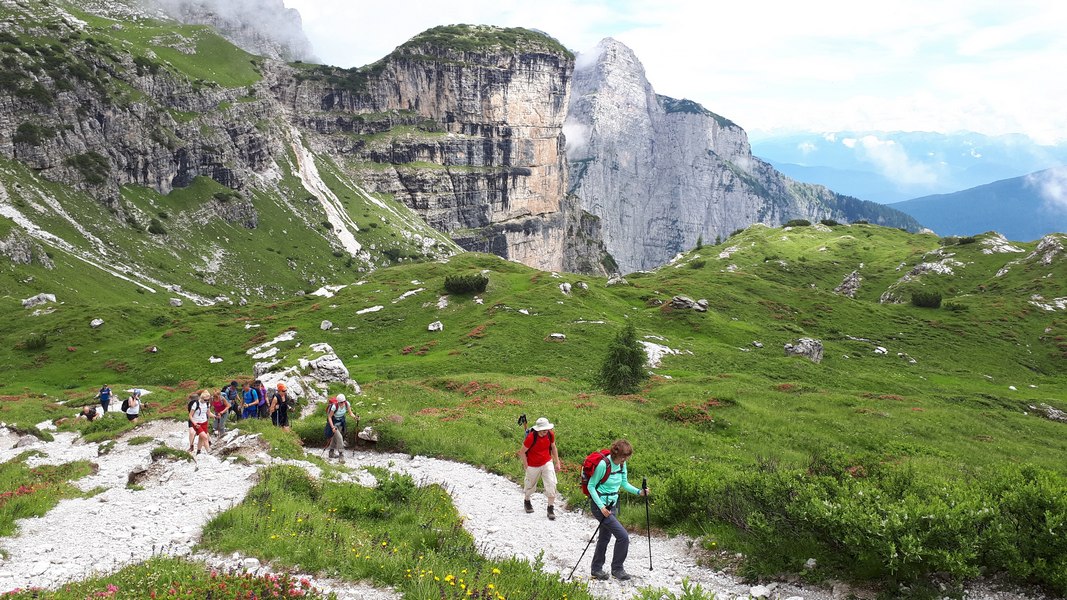 W drodze do schroniska Pedrotti (fot. Paweł Klimek)