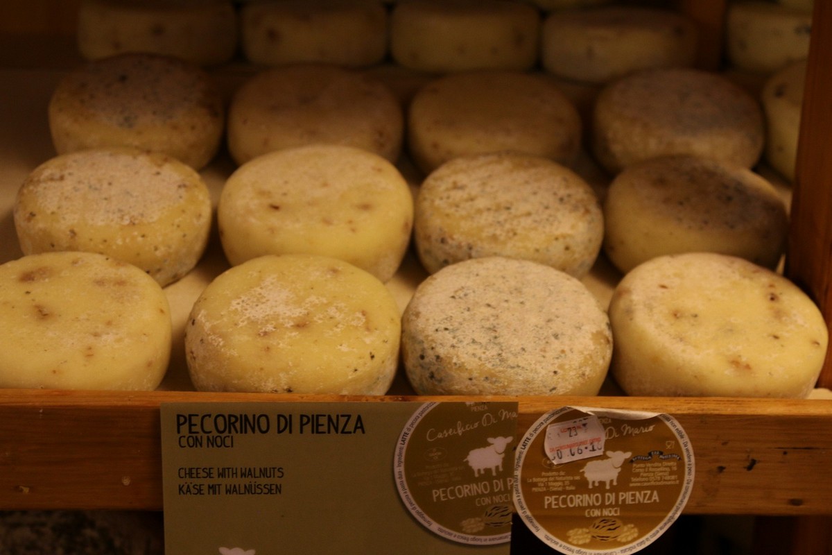 Rejon Pienzy słynie z doskonałych serów owczych, (fot. T. Liptak) Rejon Pienzy słynie z doskonałych serów owczych, (fot. T. Liptak)