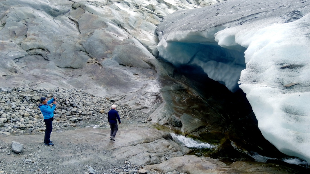Lodowiec Aletsch z bliska… (fot. Paweł Klimek) Lodowiec Aletsch z bliska… (fot. Paweł Klimek)
