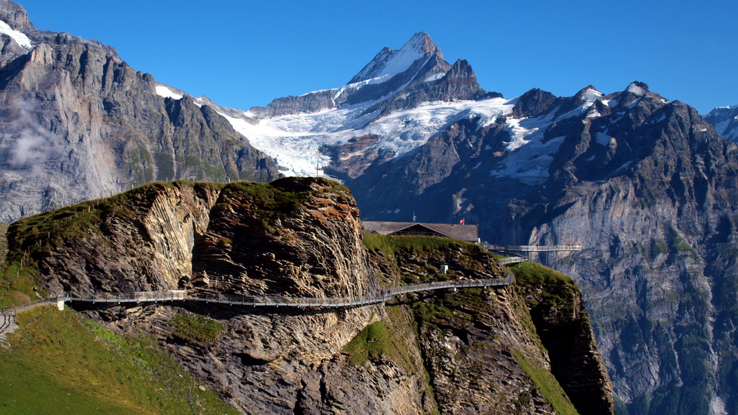 First w całej okazałości (fot. Paweł Klimek) First w całej okazałości (fot. Paweł Klimek)