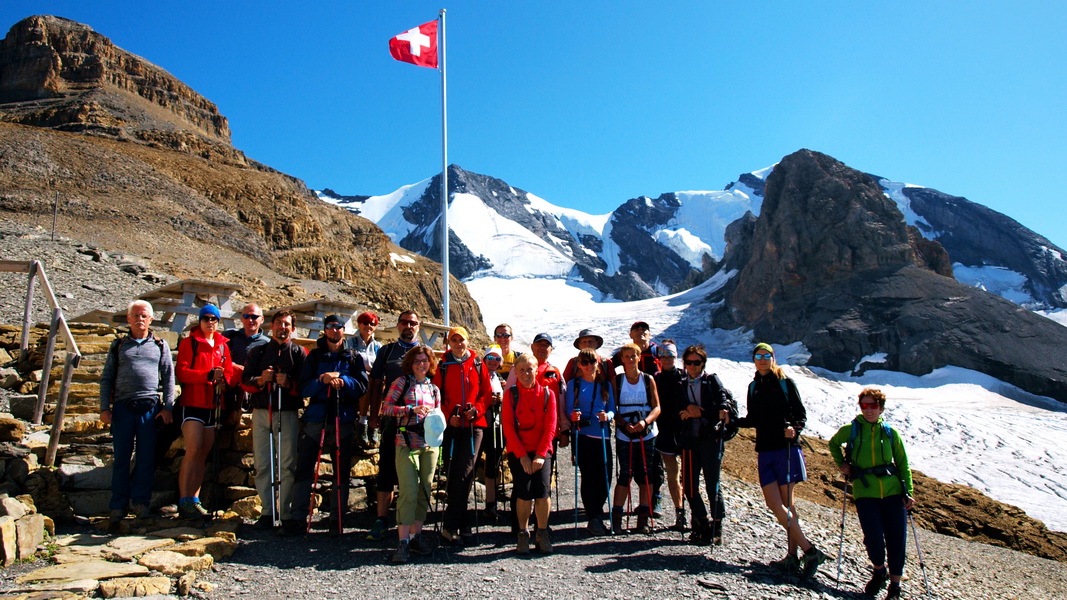 Przy schronisku Blüemlissalp Hutte (fot. Paweł Klimek) Przy schronisku Blüemlissalp Hutte (fot. Paweł Klimek)