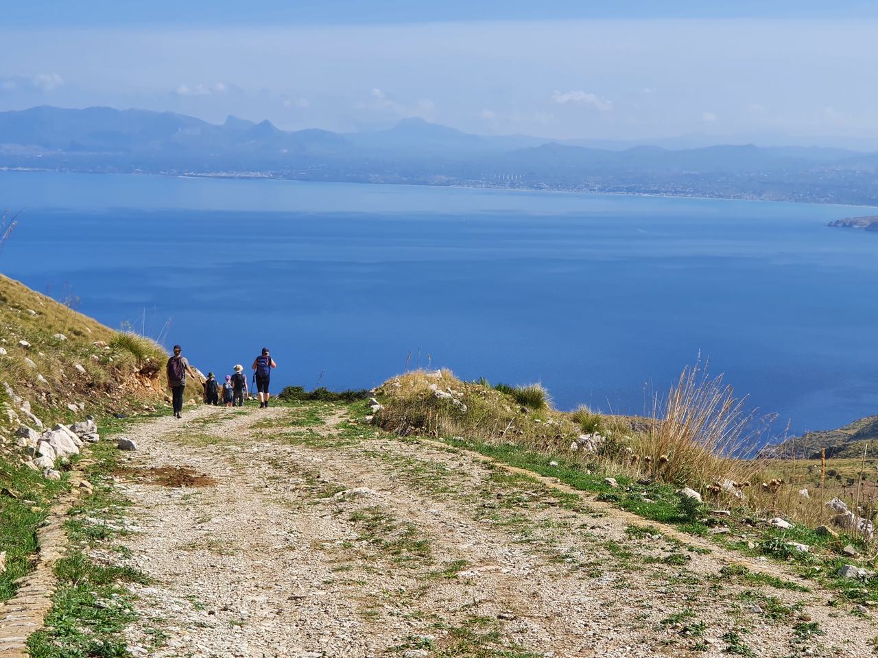Uczestnicy na wyprawie górskiej na Sycylii fot. Andreas Scheiterbauer