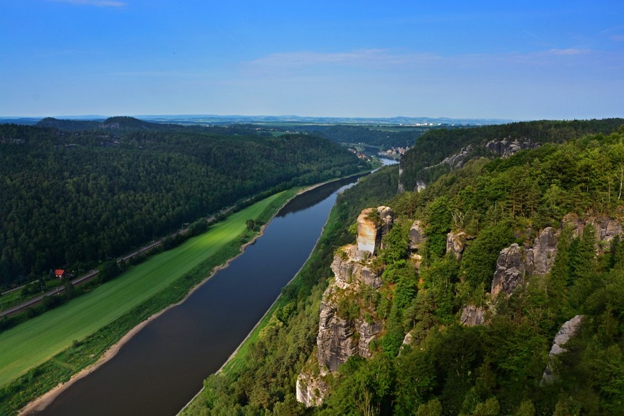 Dolina Łaby w okolicy Szwajcarii Saksońskiej