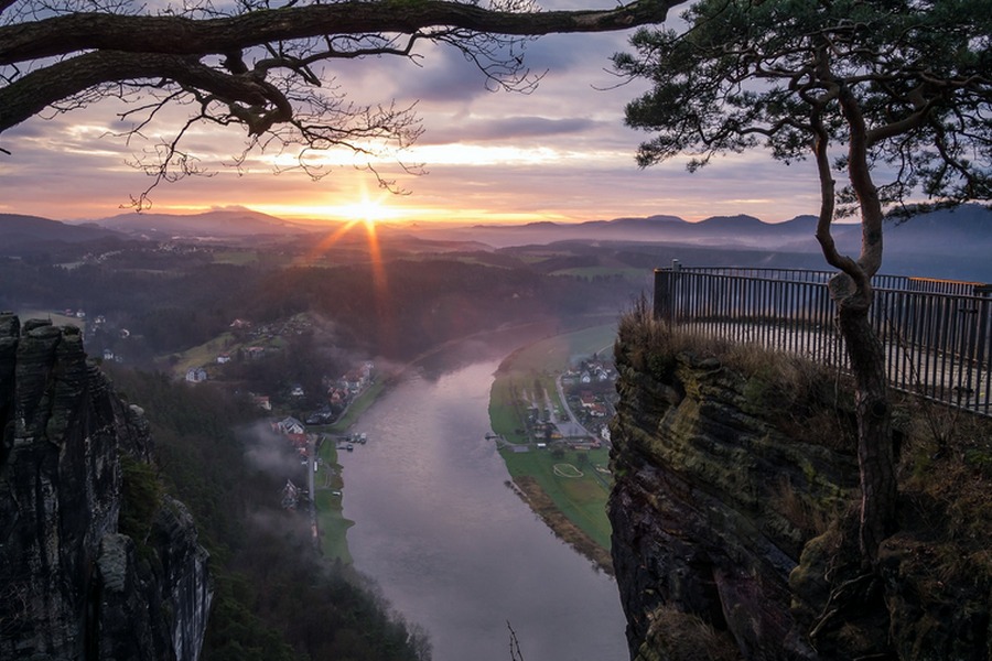 Dolina Łaby w okolicy Szwajcarii Saksońskiej
