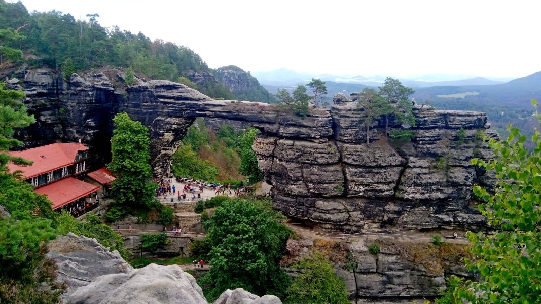 Prawczycka Brama w całej okazałości (fot. Paweł Klimek)