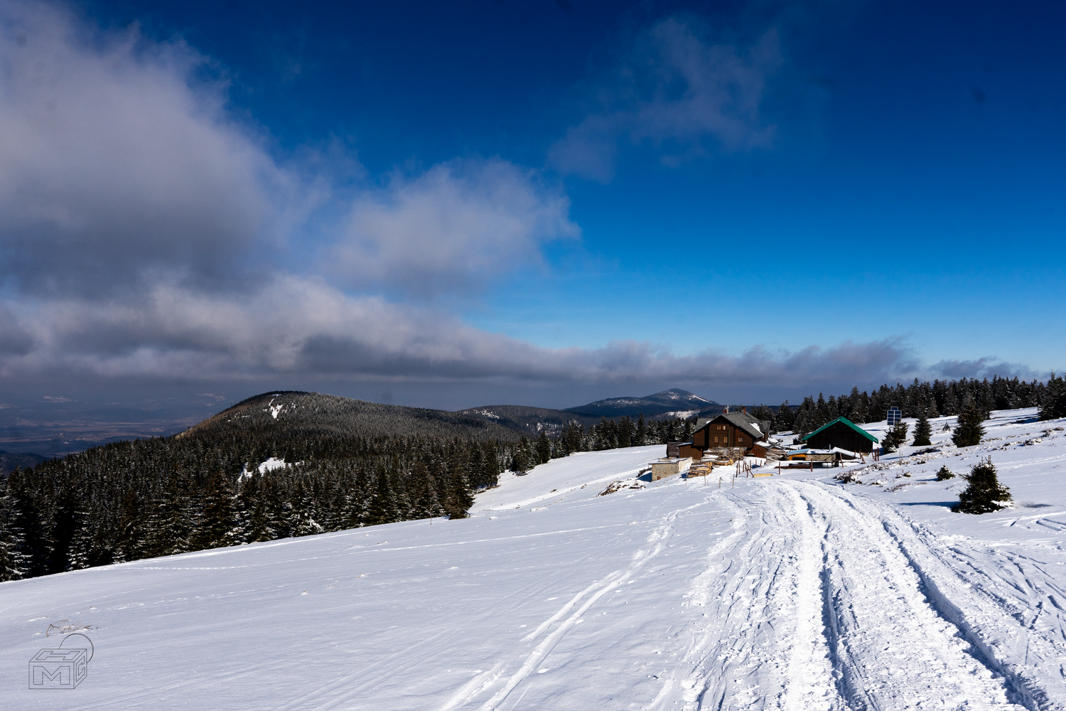 Śnieżne przygody na Śnieżniku - zima 2021 (fot. Maciej Chrzanowski) Śnieżne przygody na Śnieżniku - zima 2021 (fot. Maciej Chrzanowski)