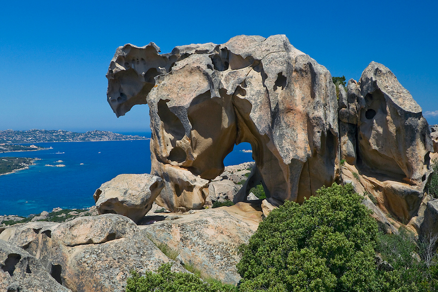 Roccia dell’Orso: skała imitująca niedźwiedzia Roccia dell’Orso: skała imitująca niedźwiedzia