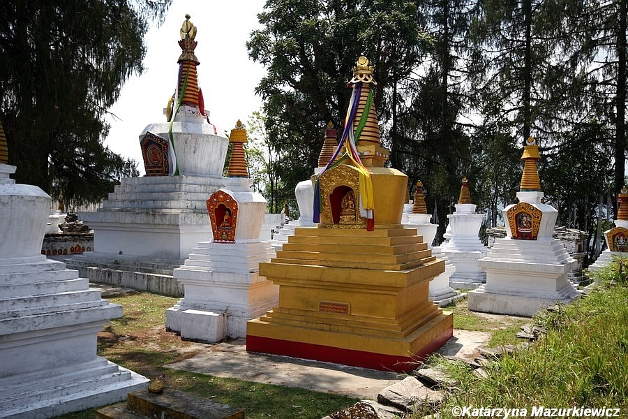 Czorteny w klasztorze Tashiding Czorteny w klasztorze Tashiding