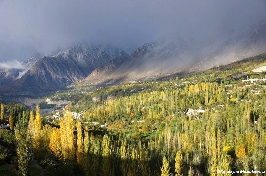 Jesienny poranek w Karimabadzie