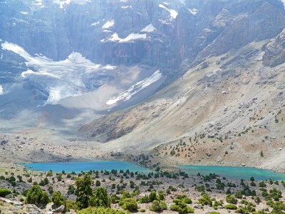 Widok doliny podczas wyprawy górskiej w Uzbekistanie