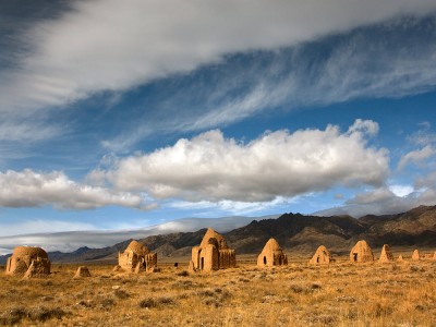 Grobowce w Parku Narodowym „Ałtynemel” (fot. Sławomir Adamczak, okfoto.pl)