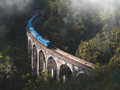 Most siedmiu łuków podczas wycieczki objazdowej w Sri Lance