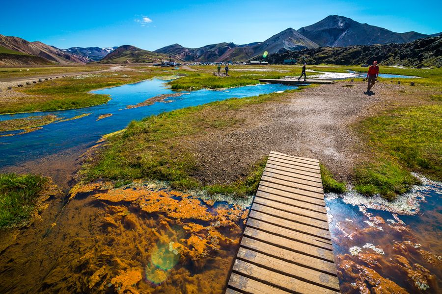 Uczestnicy na trasie trekkingu w Islandii fot. Marek Kędzierski