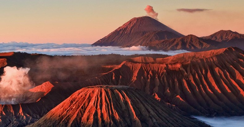 Indonezja - raj w cieniu wulkanów
